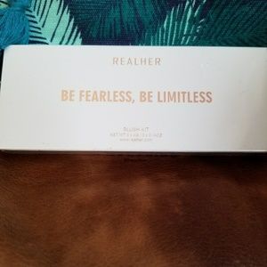 NWT REALHER blush trio palette